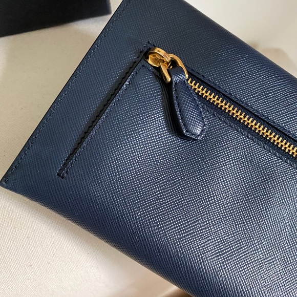 Prada Saffiano blue envelope wallet - Picture 3 of 4